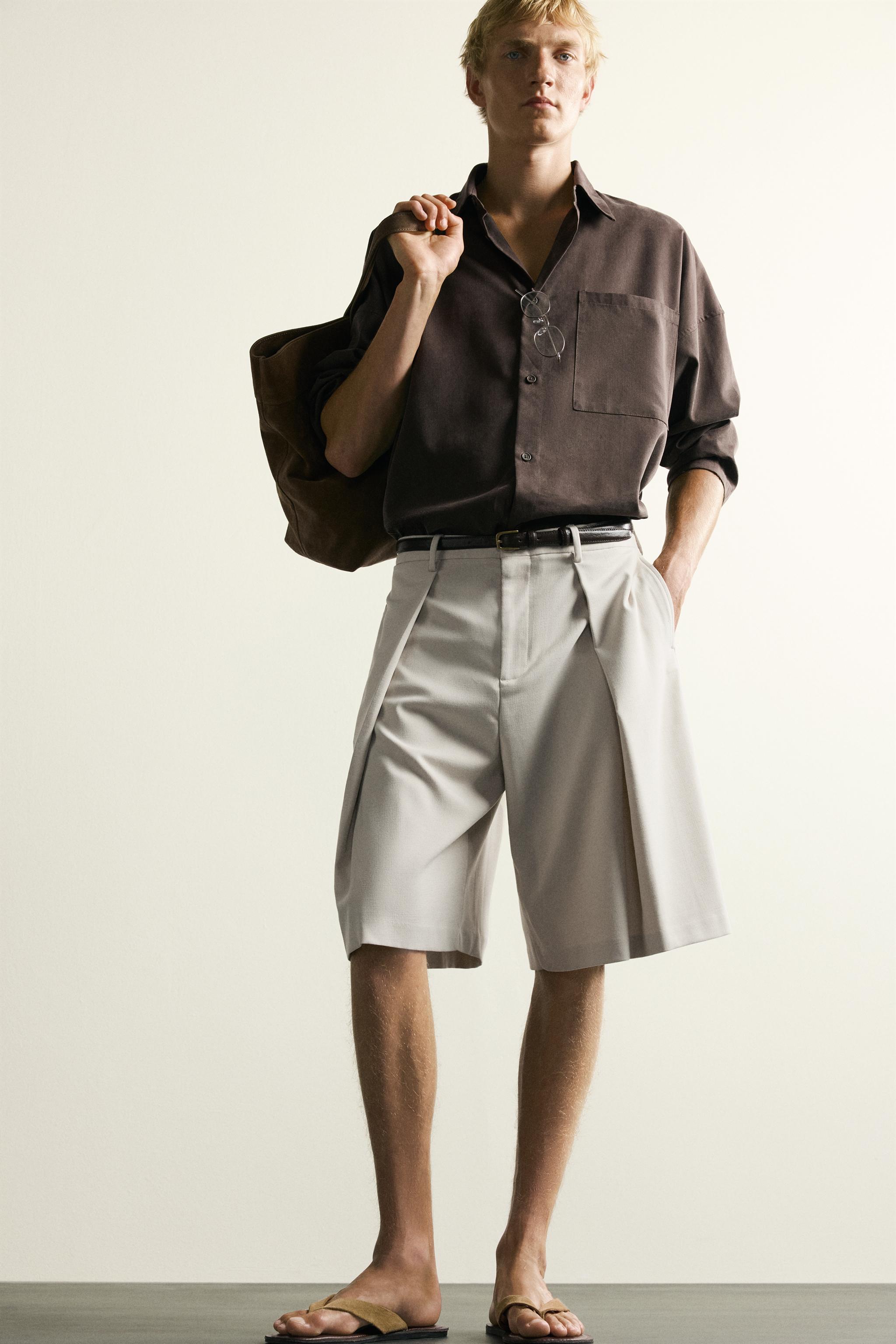 WIDE FIT PLEATED SHORTS